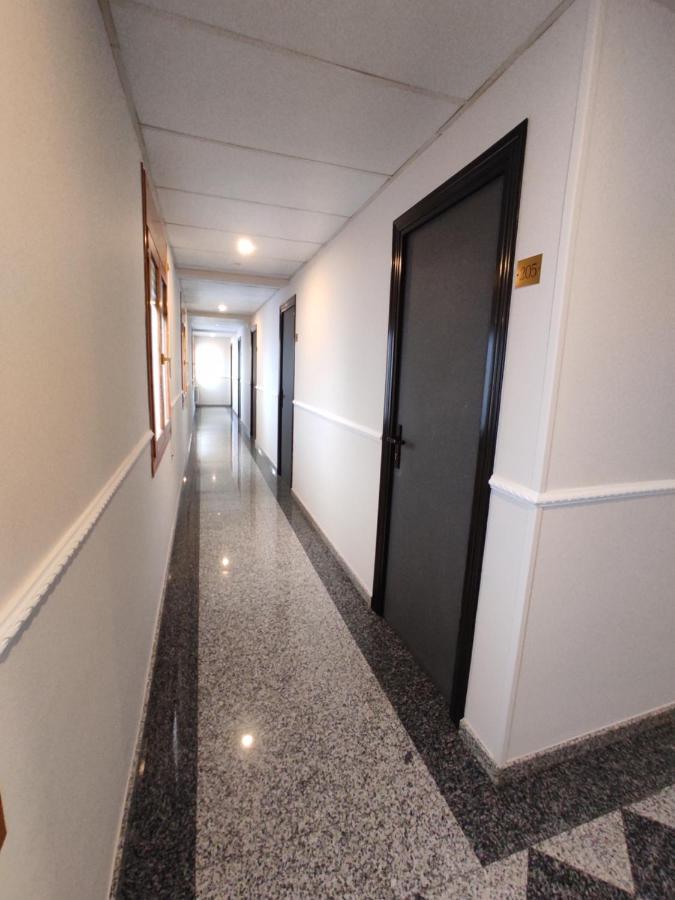 Hotel Querol Валдеробрес Екстериор снимка