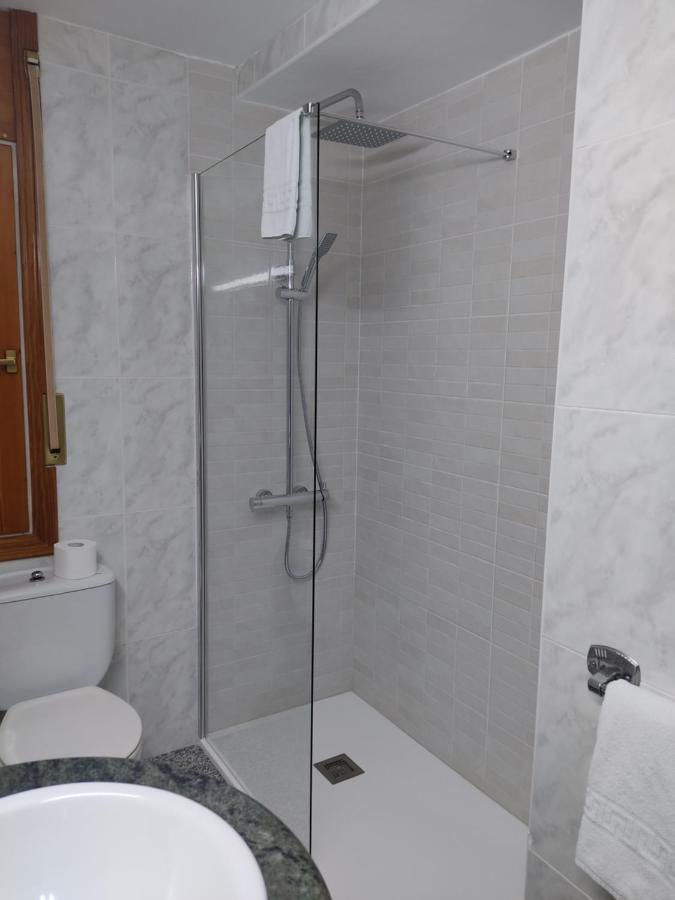 Hotel Querol Валдеробрес Екстериор снимка