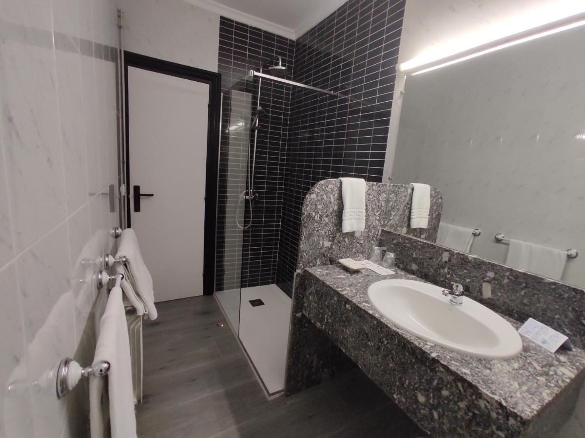 Hotel Querol Валдеробрес Екстериор снимка