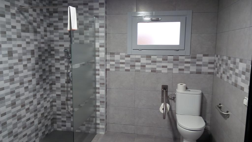 Hotel Querol Валдеробрес Екстериор снимка